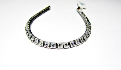 DIAMOND ROUND BRILLIANT SET FOUR PRONG SET TENNIS BRACELET DIAMOND