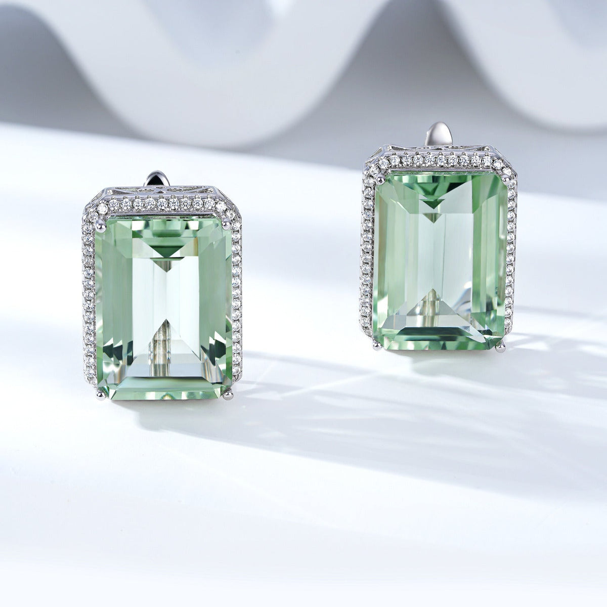 Luxurious and High-Grade Natural Green Crystal Earrings, Fashionable Design, S92