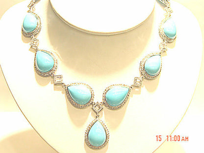 DIAMOND ROUND BRILLIANT SHAPE TURQUOISE NECKLACE