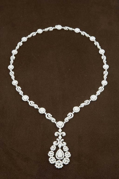 Diamond necklace featuring 15.01 carats of F/G diamonds set in 18k white gold