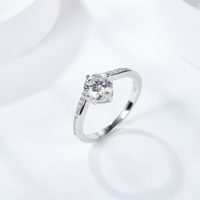 2.0 Carat 8Mm Moissanite Proposal Ring for Women Classic Crown Lab Grown Diamond