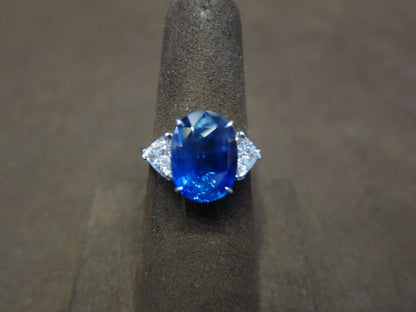 SAPPHIRE OVAL SHAPE DIAMOND TRILLION SHAPE RING