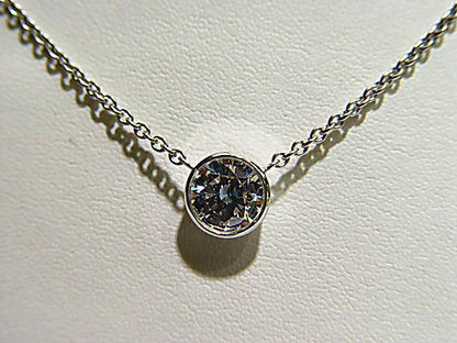 DIAMOND ROUND BRILLIANT SHAPE 6.89X6.89X3.92MM BEZEL SET DIAMOND PENDANT CHAIN
