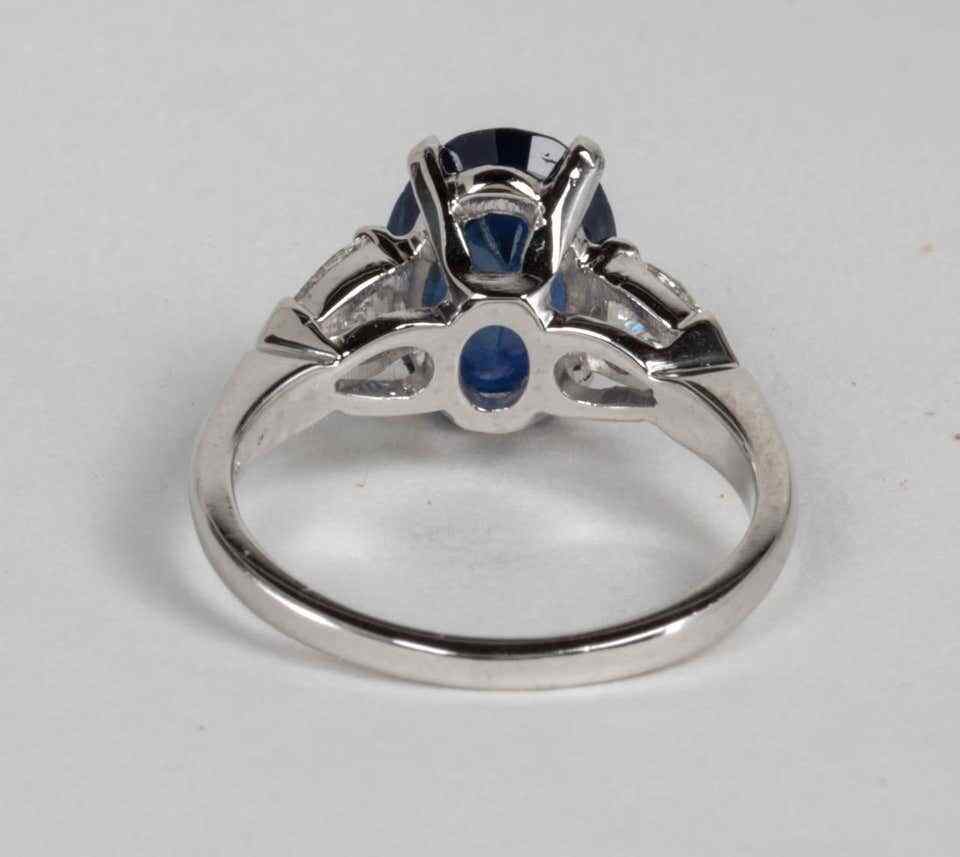 Classic Sapphire Diamond Ring set in Platinum