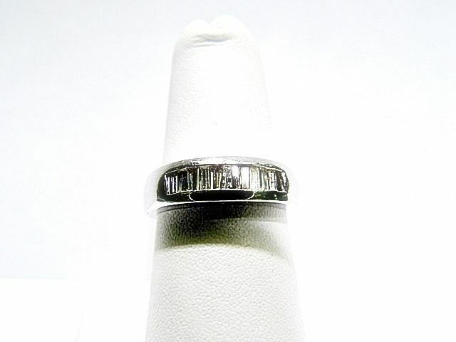 DIAMOND BAGUETTE SHAPE CHANNEL SET BAND
