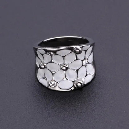 Ladies White Flower Pattern Ring
