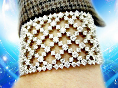DIAMOND FOUR HUNDRED FOURTEEN ROUND SHAPE SET DIAMOND SET BRACELET