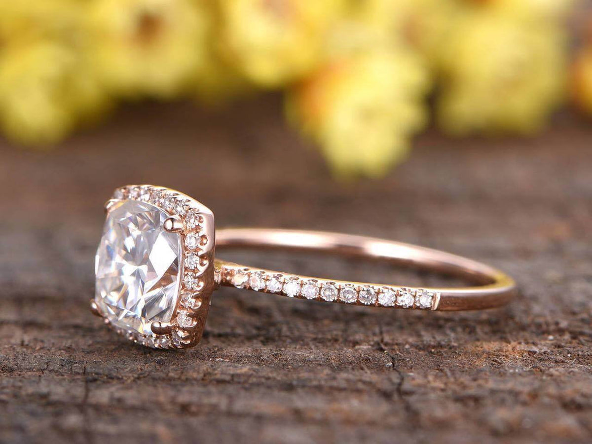 Antique 1.25 Carat Man Made Diamond Moissanite and Man Made Diamond Moissanite R