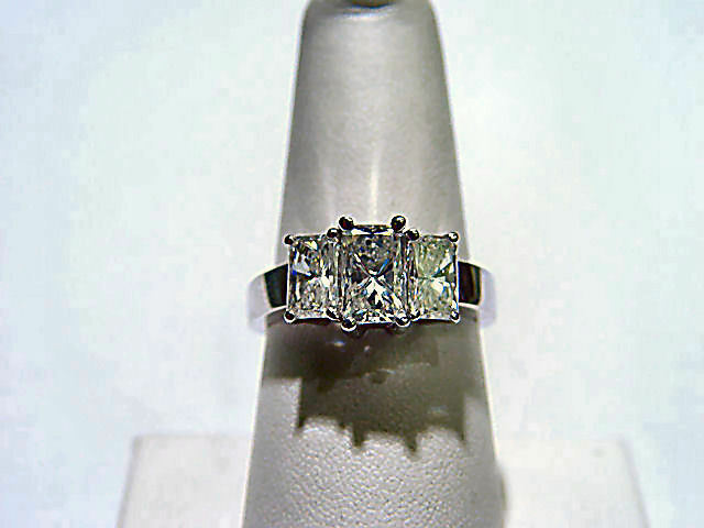 CERTIFIED 3 STONE RING 2.89 CTTW RADIANT DIAMOND CENTER 7.25X4.