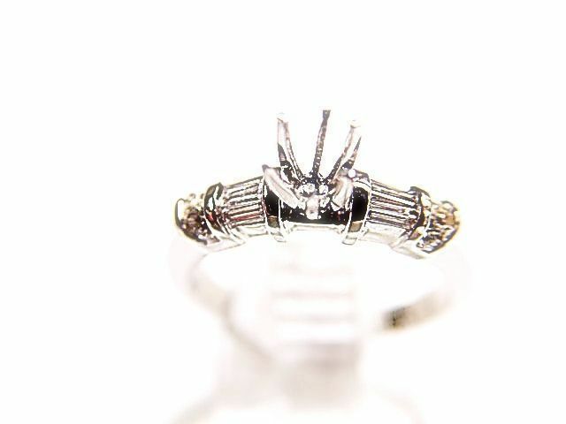 DIAMOND BAGUETTE ROUND BRILLIANT SHAPE SETTING 6 PRONG