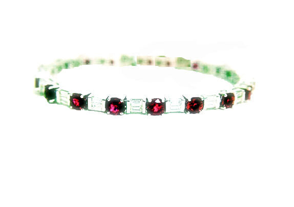 18 ROUND SHAPE RUBIES 11.10 CT AND 36 BAGUETTE SHAPE DIAMOND 3.42 CT 18 K WHITE