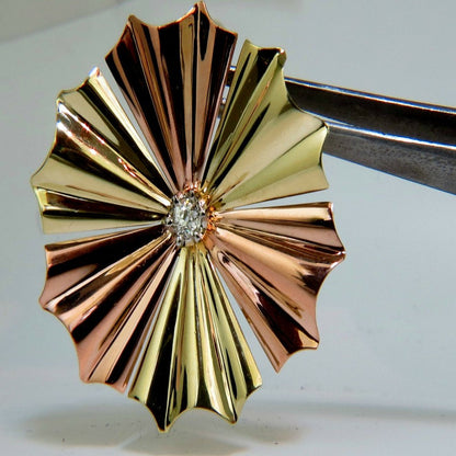3D 14KT .30Ct DIAMOND 1970'S SUNBURST BROOCH PIN