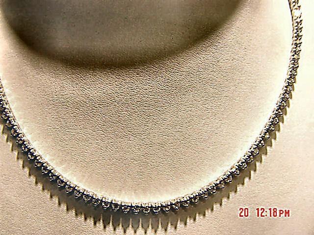 DIAMOND ROUND BRILLIANT SHAPE NECKLACE 3 PRONG SET DIAMOND