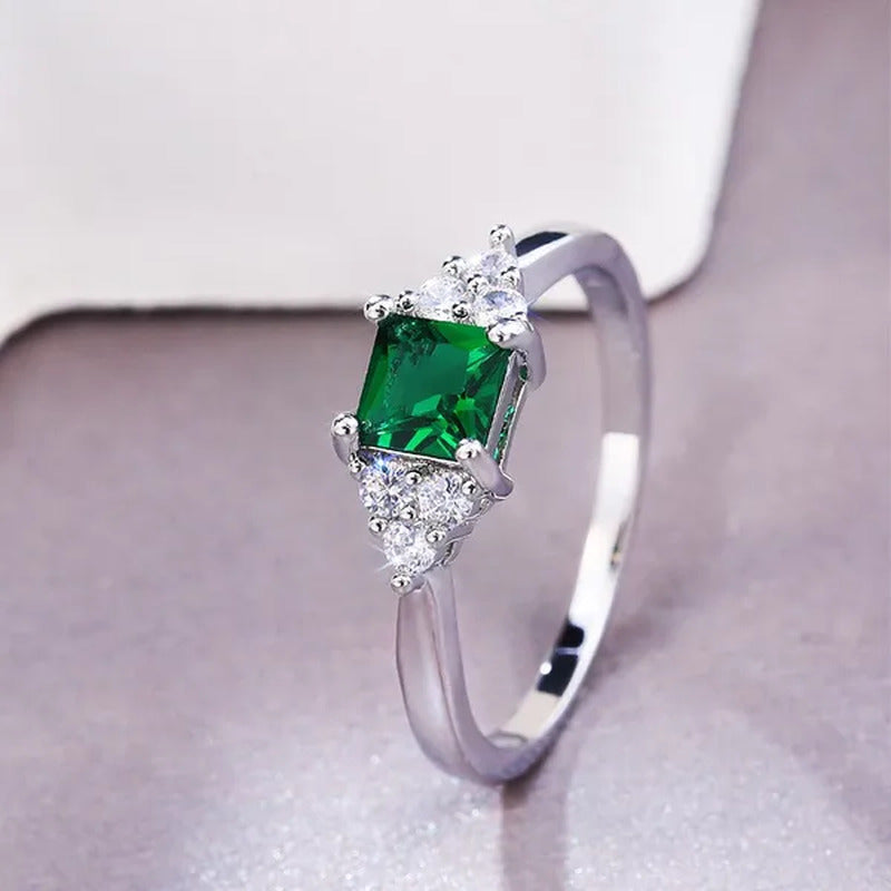 Fashion Jewelry Emerald Diamond 925 Sterling Silver Ring Elegant Bride Wedding E
