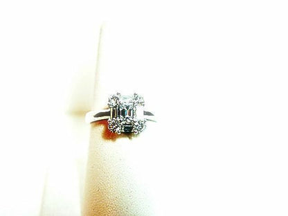DIAMOND EMERALD 1 ROUND BR SHAPE 4 BAGUETTE 4 STONE