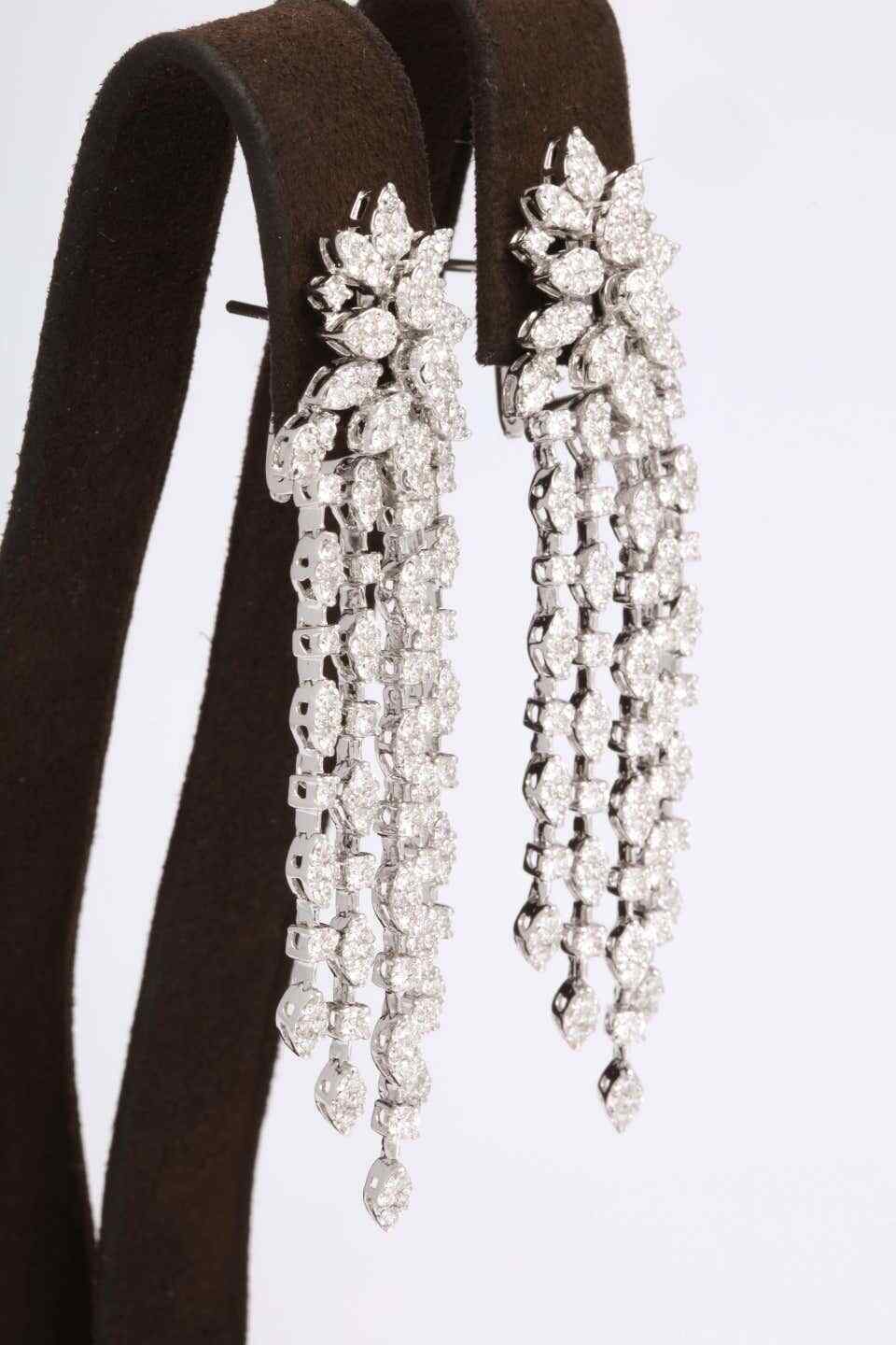 Classic Diamond Dangle Earring