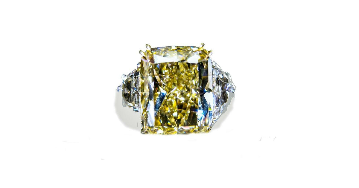 GIA CERTIFIED FANCY YELLOW DIAMOND CUSHION BRILLIANT DIAMOND SIDE SHEILD SHAPE
