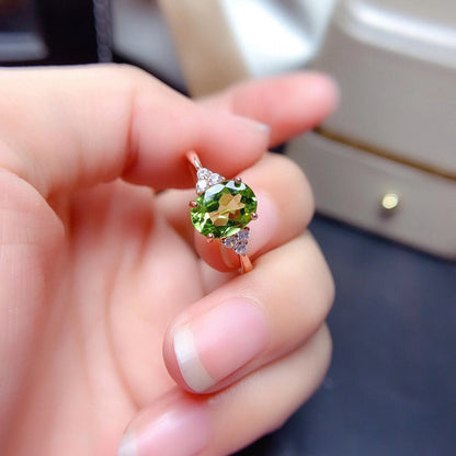 Ring Female Peridot Ring with Zircon Ring Design Sense
