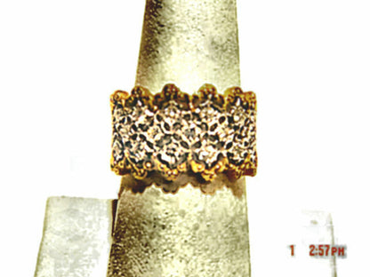 DIAMOND ROUND BRILLIANT SHAPE TWO TONE BAND ETERNITY