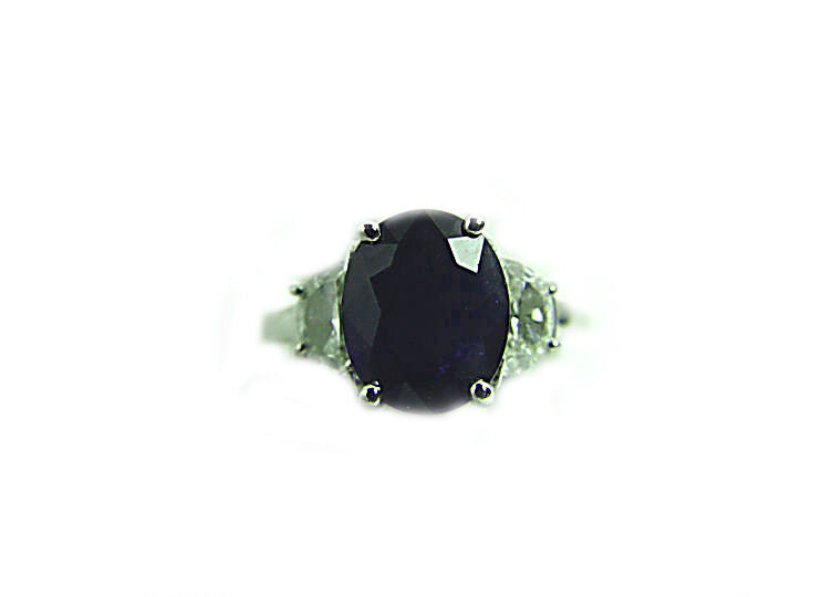 SAPPHIRE OVAL SHAPE 11.80X 8.99X 5.22MM DIAMOND RING