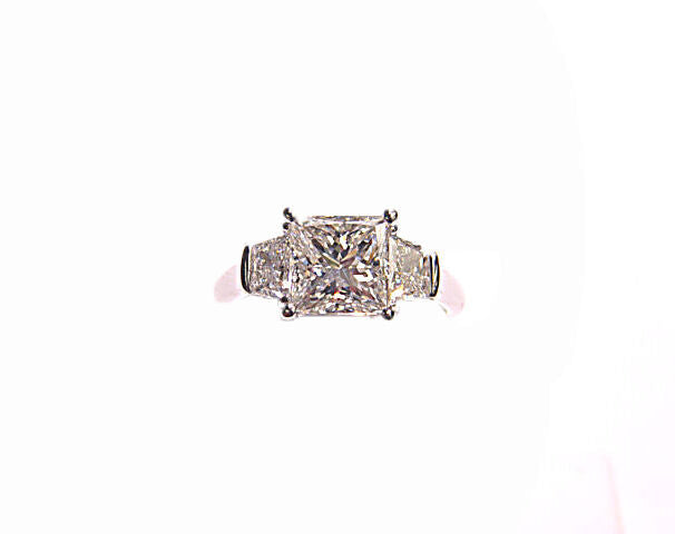 GIA CERTIFIED PRINCESS 2.36 CT G COLOR VVS2  W2.36CT D72.2% T81% GIRDLESL. THICK
