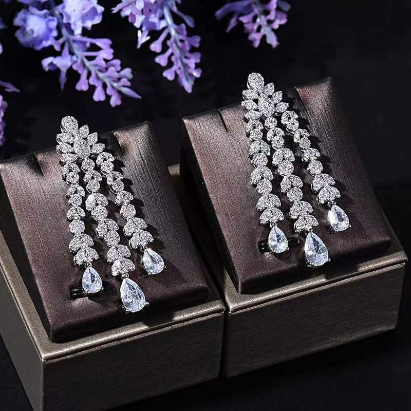 Sparkling Diamond Zircon Necklace Fashion Four-Piece Accessories