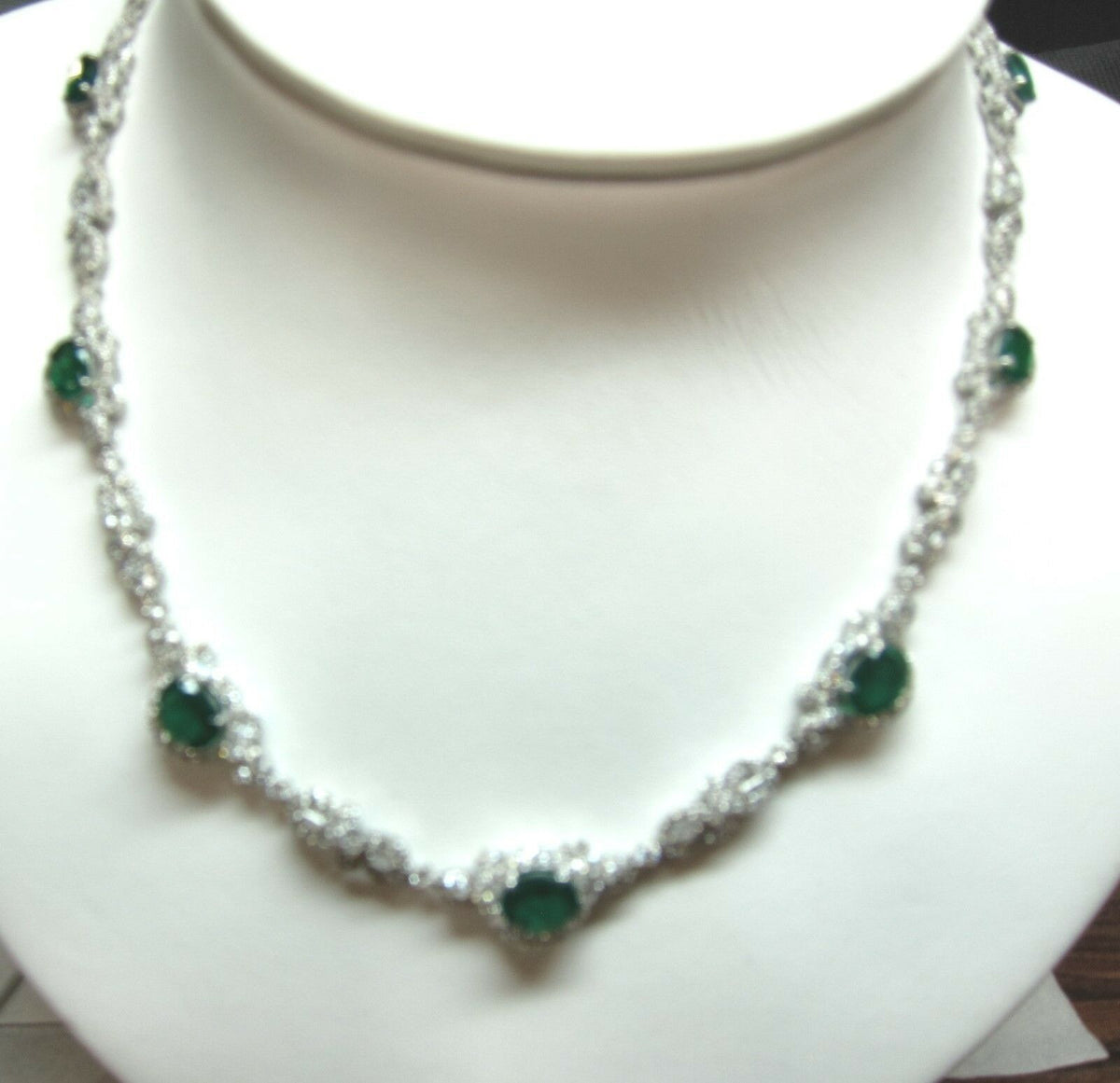 EMERALD 7 OVAL SHAPE DIAMOND ROUND BRILLIANT AND TAPERED DIAMOND