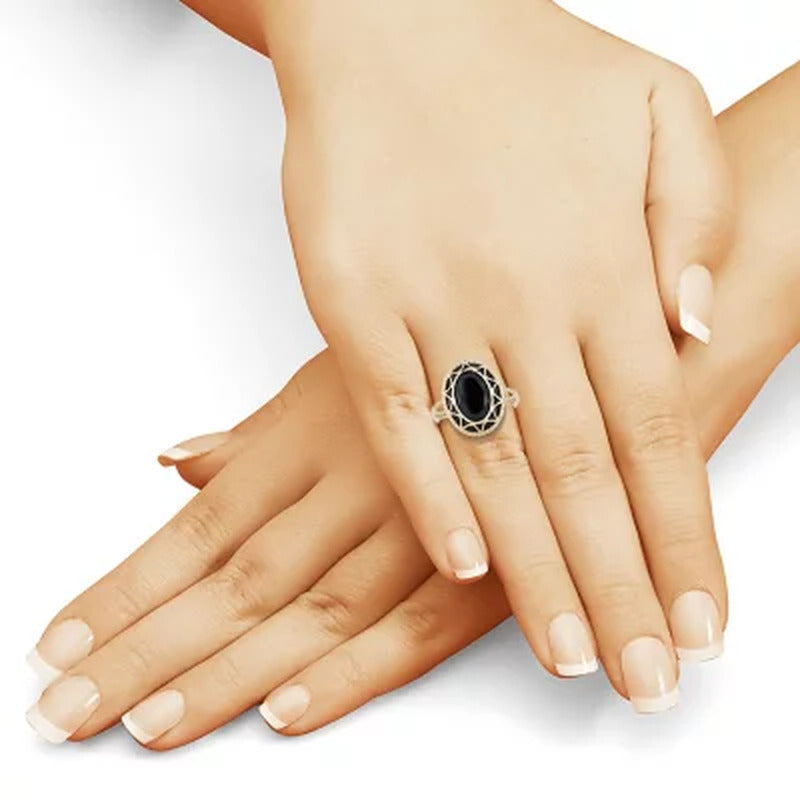 Oval Black Onyx Ring in 14K Yellow Gold