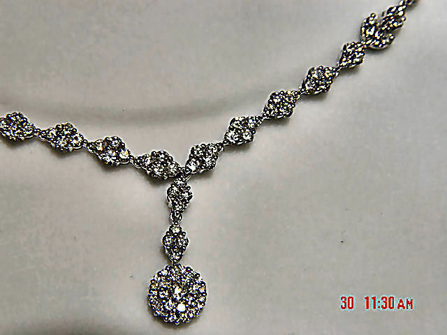 DIAMOND ROUND BRILLIANT SHAPE NECKLACE