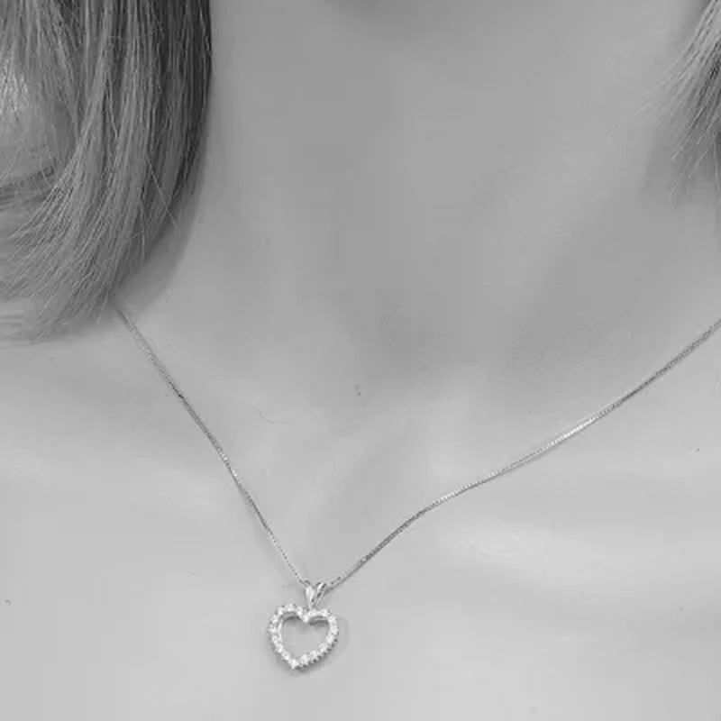 1/4 CT. T.W. Diamond Heart Pendant in 14K Gold