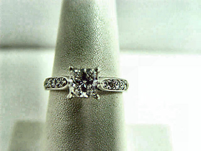 GIA CERTIFIED 5.50X5.45X3.78MM D69.4% T72% GIRDLE