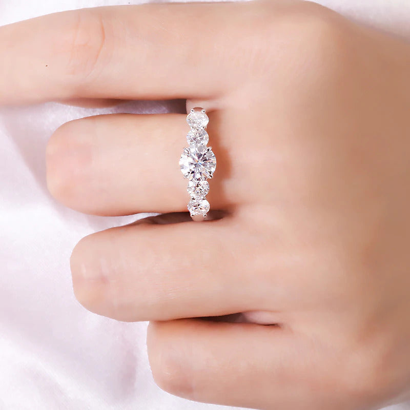 2.2Carats 6.5Mm D Color VVS1 round Excellent Cut Moissanite Wedding Engagement