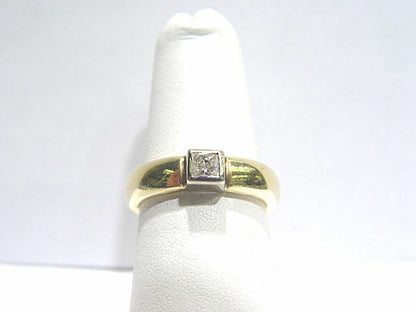 DIAMOND PRINCESS SHAPE BEZEL SET DIAMOND BAND