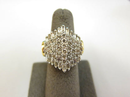 DIAMOND ROUND BRILLIANT BAGUETTE SHAPE CLUSTER PRONG