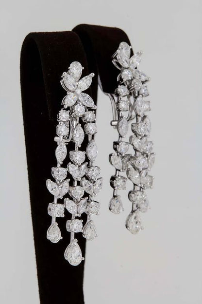 Diamond Chandelier Earrings 12.36 carats of high quality F/G color VS1/2 18 k