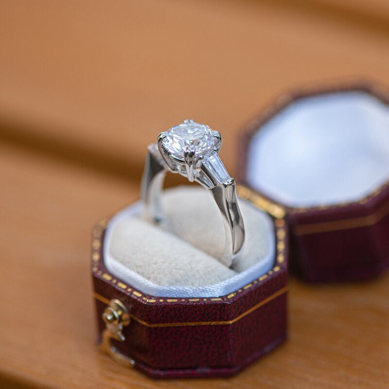 2.0Carat round D Color Moissanite Engagement Ring with GRA for Women
