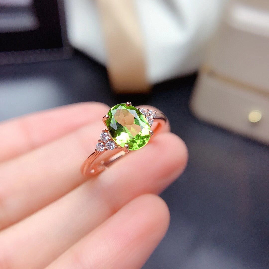Ring Female Peridot Ring with Zircon Ring Design Sense