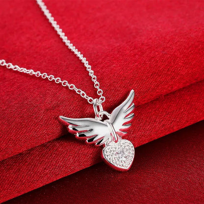 Pretty Women'S 925 Sterling Silver Heart Shaped Angel Wings Pendant Diamonds Nec