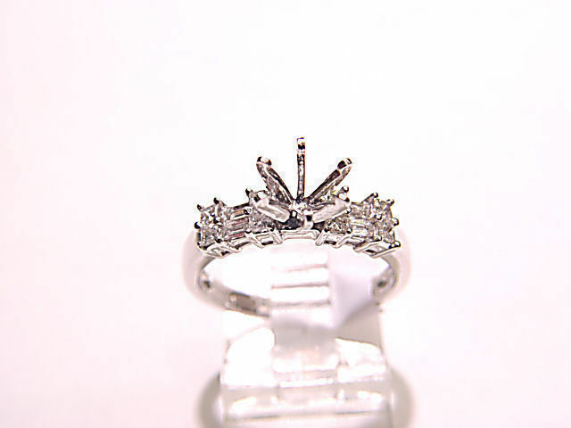 DIAMOND 8 PRINCESS SHAPE 4 BAGUETTE SHAPE SETTING 6 PRONG