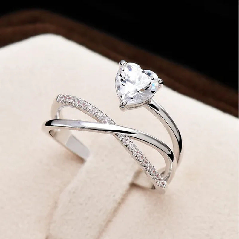 Women New Design Distinctive 925 Sterling Silver Heart Shaped Diamond Guiding St