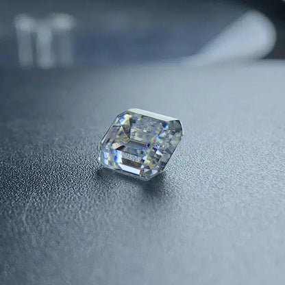 White D Color VVS Emerald Cut Loose Moissanite Diamond Stone 1Ct 5X7Mm with Cert