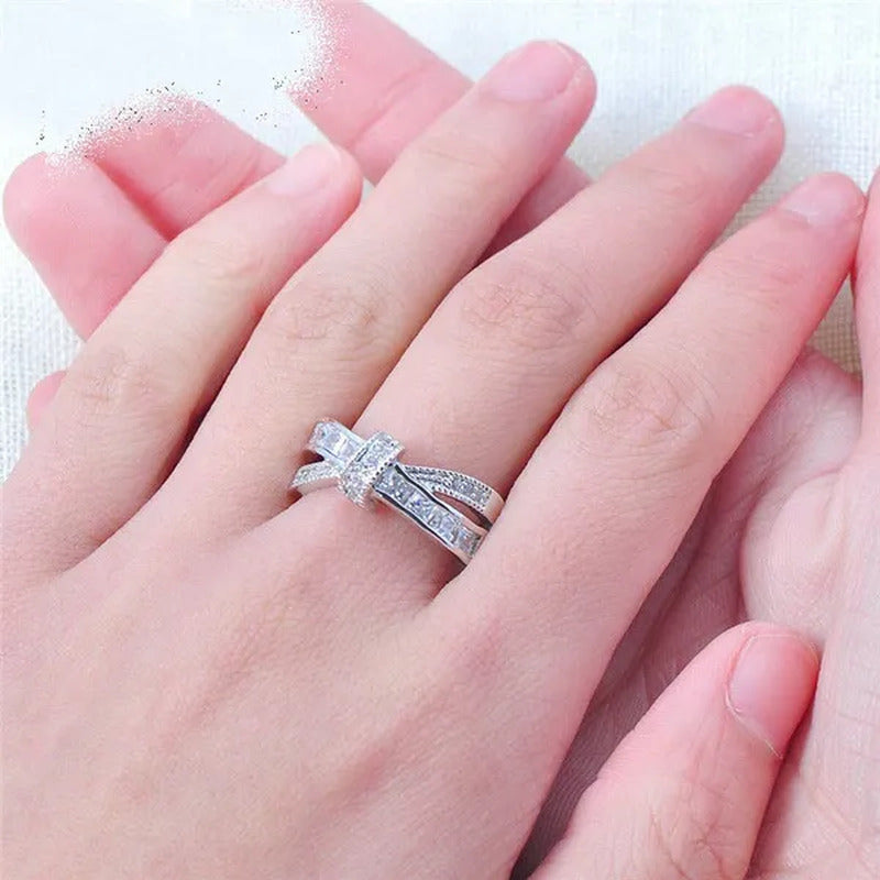 Trendy Women Rings with Brilliant Cubic Zirconia Luxury Engagement Rings Fashion