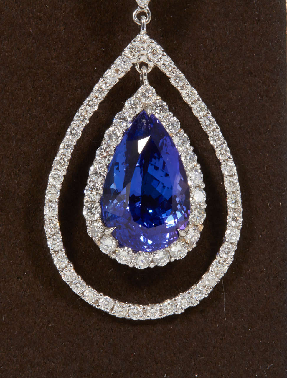 TANZANITE PEAR SHAPE TWO SET DIAMOND ROUND BRILLIANT