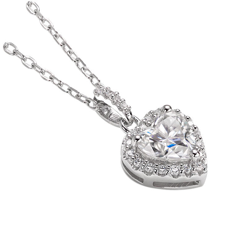 European and American Fashion Heart-Shaped Mosang Stone Necklace Women