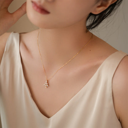 Sea Pearl Necklace Inlaid with Diamonds