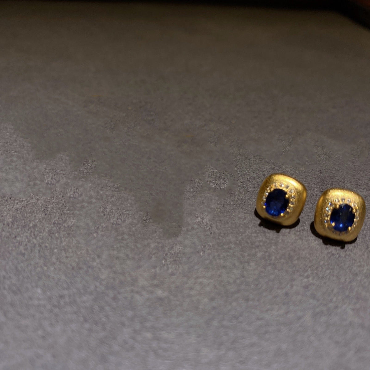 Men'S and Women'S Natural Sapphire Stud Earrings