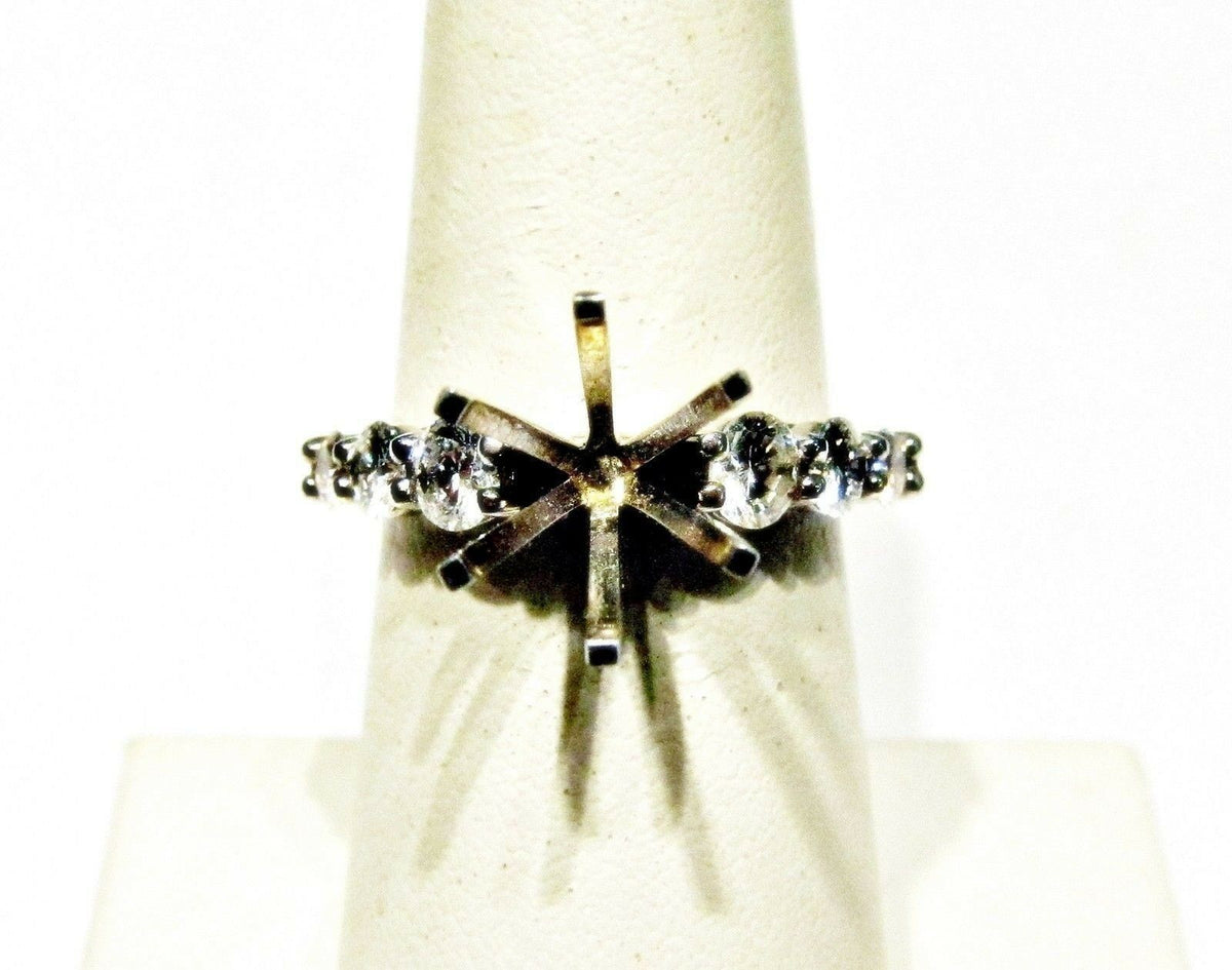 DIAMOND SIX GRADUATED ROUND BRILLIANT SETTING 6 PRONG