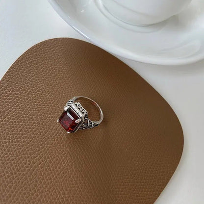New Oval Ruby Zircon Retro Jewelry Ring Ladies Wedding Party Gift