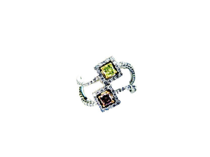 DIAMOND FANCY PINK .15 CT FANCY YELLOWISH GREEN .15 CT PRINCESS SHAPE SET ROUND