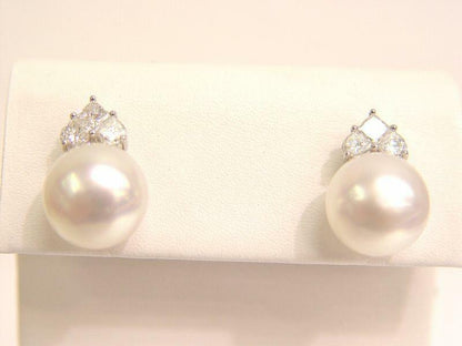 13.80 MM 2 WHITE SOUTH SEA PEARL'S ROUND SHAPE AND 4 HALF MOONS AND 2 PRINCESS